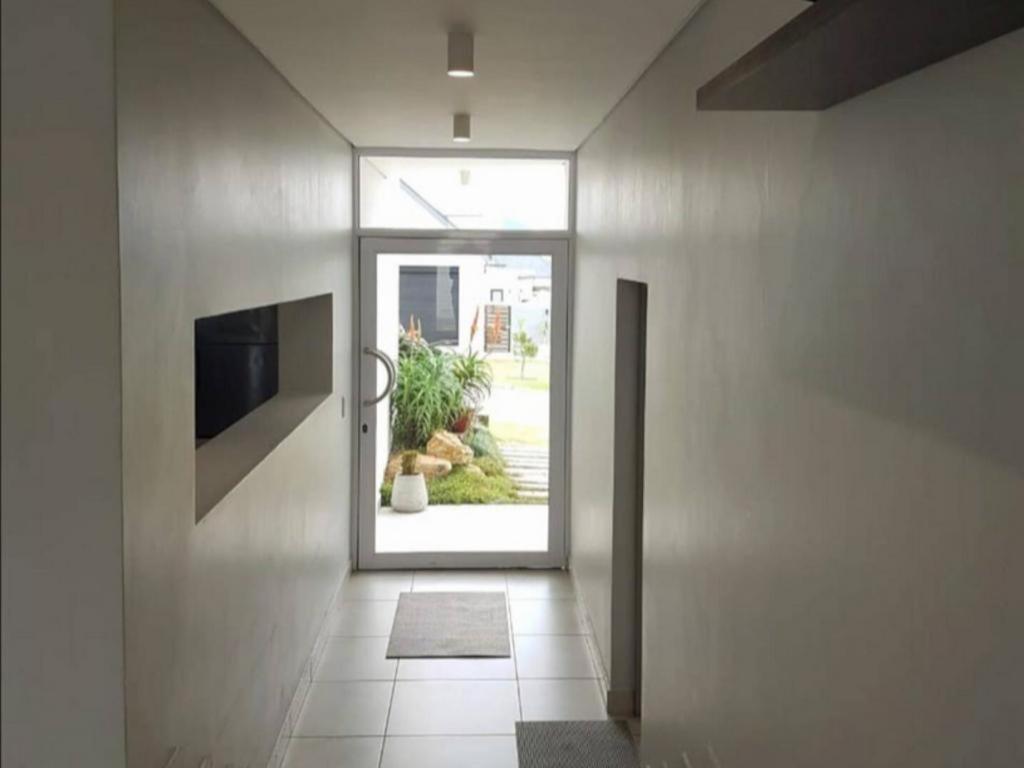 Knights Retreat On Kingswood Golf Estate Holiday home *