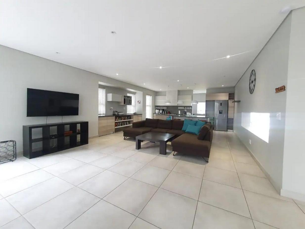 Knights Retreat On Kingswood Golf Estate Holiday home *